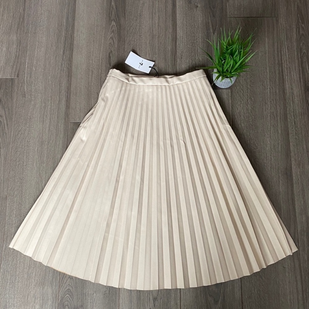 7 For All Mankind Faux Leather Pleated Skirt Sz M